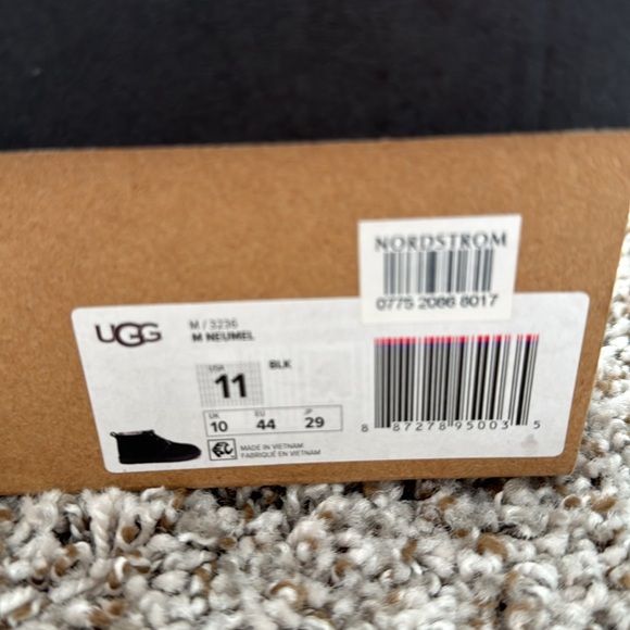UGG Neumel Black Boot - Picture 8 of 11